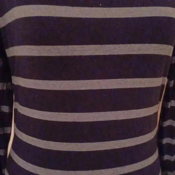 💙🌺Striped long sleeve top - Picture 4 of 9